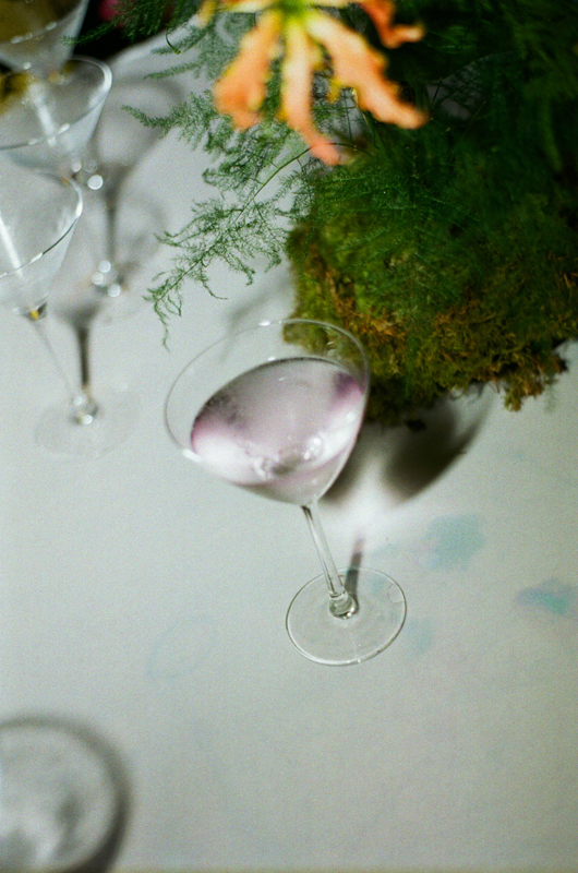 event design and art direction - Studio Gerritsen-Bart cocktails with flowers on a table